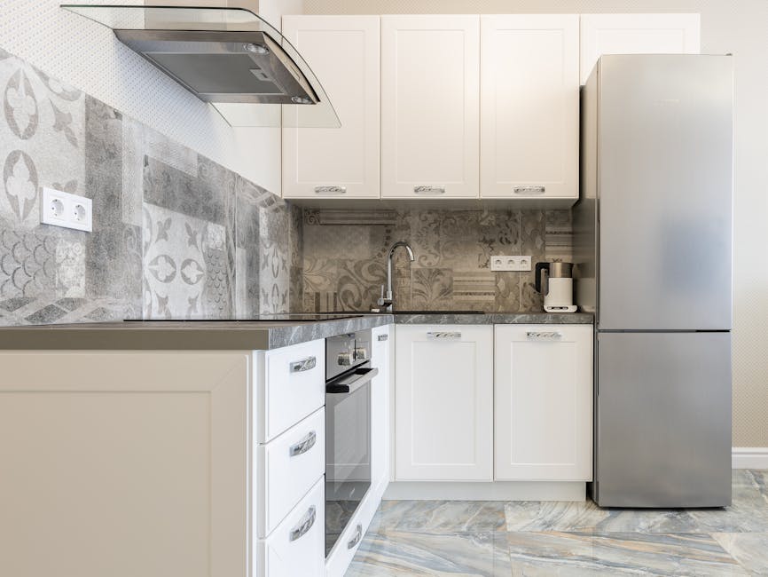 Okap w kuchni w bloku: pochłaniacz czy wyciąg, montaż, hałas i realne koszty